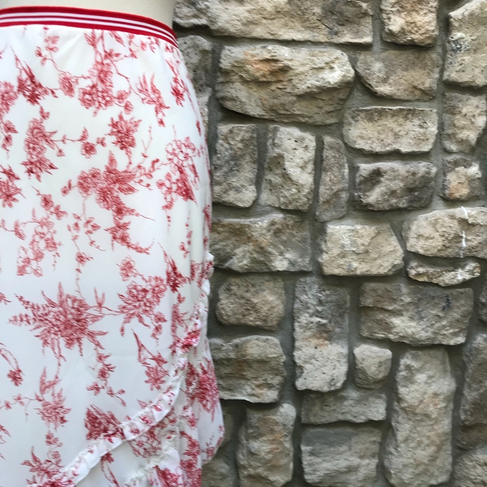 NWOT VS Knit Halter Top Toile Skirt Set - Picture 4 of 7